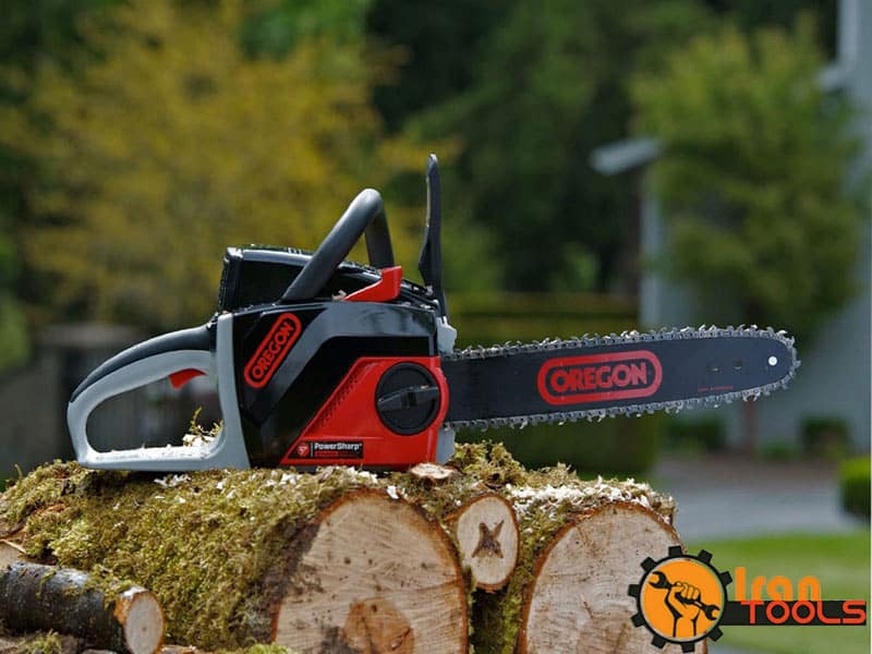 electric chainsaw